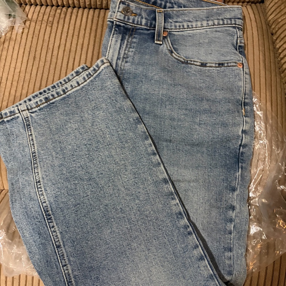 Levi’s Light Blue Denim Jeans men’s 33/30